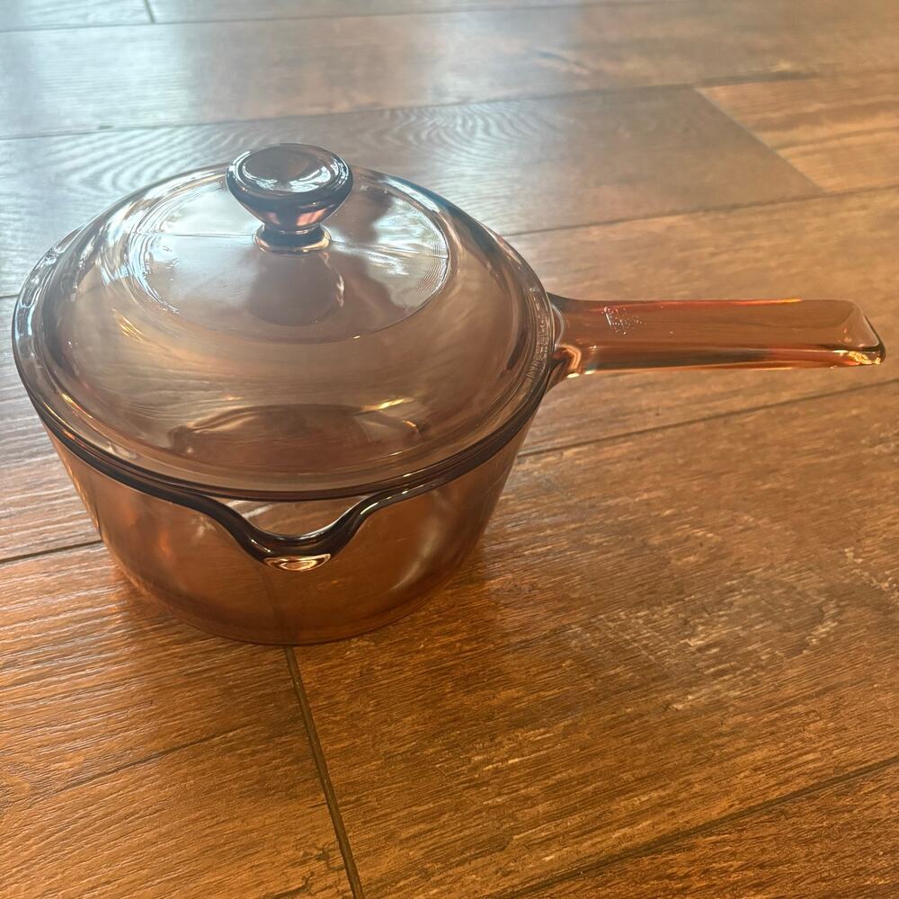 Vintage Visions by Corning Ware Pyrex Amber 1 L Pot with Lid Sauce Pan